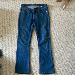 Levis Semic Curve Low-Rise Bootcut Skinny Like New